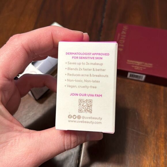 Clover Glow Stick Wander Glow Highlighter Uve Makeup Sponge - Picture 5 of 6